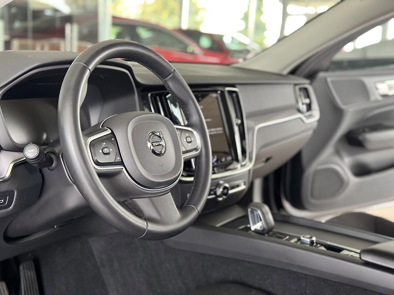 Volvo V60 B3 AUT*120kW*KeyLess*LED*Kamer - fotka 10 z 35