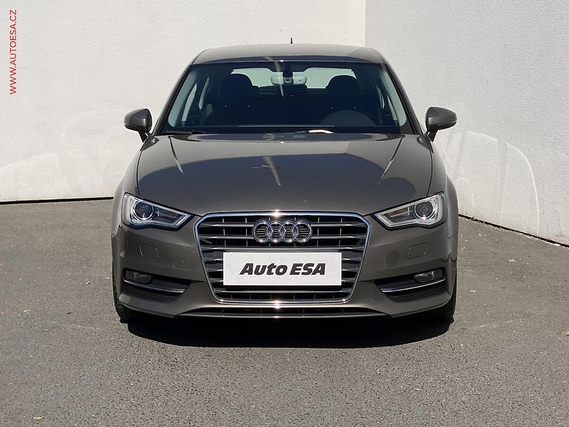 Audi A3 (2016) 1.4TSi SPORTBACK, ČR, AC - fotka 2 z 17