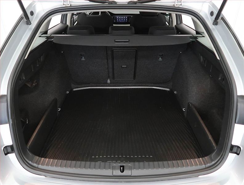 Škoda Octavia (2023) Ambition 2.0 TDI, digi klima - fotka 13 z 24