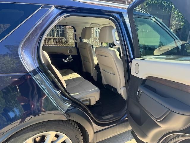 Land Rover Discovery (2019) 3,0 TDV6 HSE 2. majitel - fotka 13 z 30