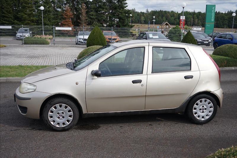 Fiat Punto 1,2 8V  Tažné - fotka 2 z 15