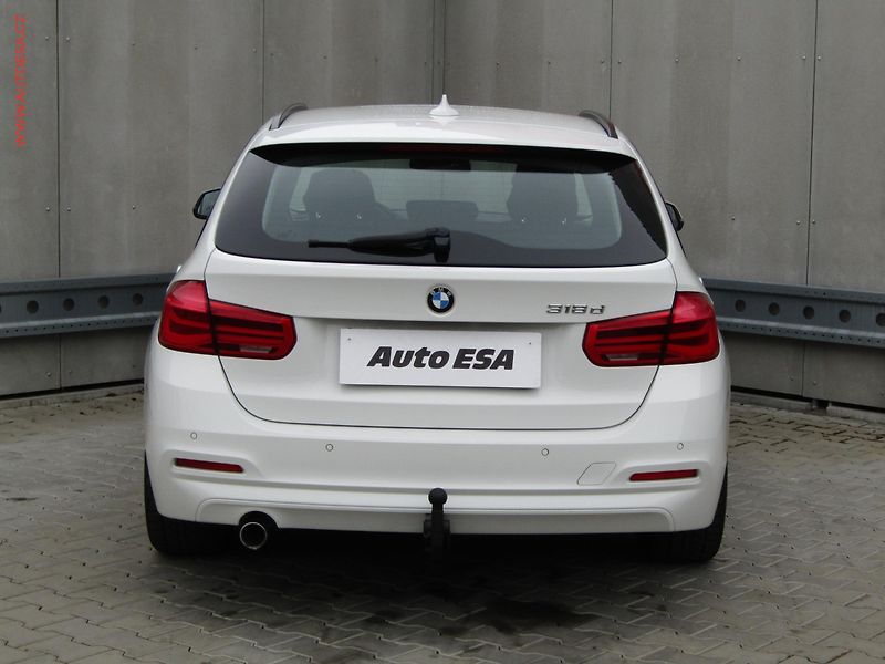 BMW Řada 3 (2019) 2.0 D 318d, LED, autoAC - fotka 5 z 21