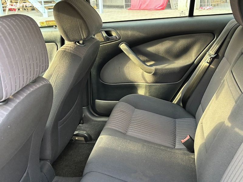 Škoda Octavia (2001) 1.8T, 110kw Původ ČR 1. maj. - fotka 12 z 17