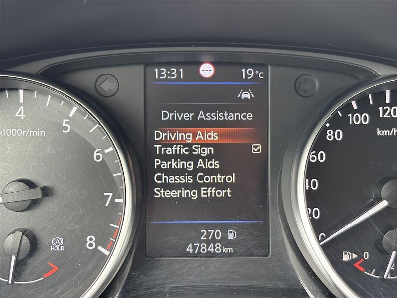 Nissan Qashqai 1,3 i Acenta 1.ČR VÝHŘEV KAMER - fotka 40 z 42