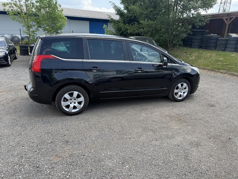Peugeot 5008 1.6 HDI - fotka 7 z 25