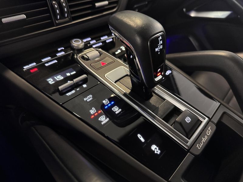 Porsche Cayenne Turbo GT PCCB Burmester Záruka - fotka 32 z 44