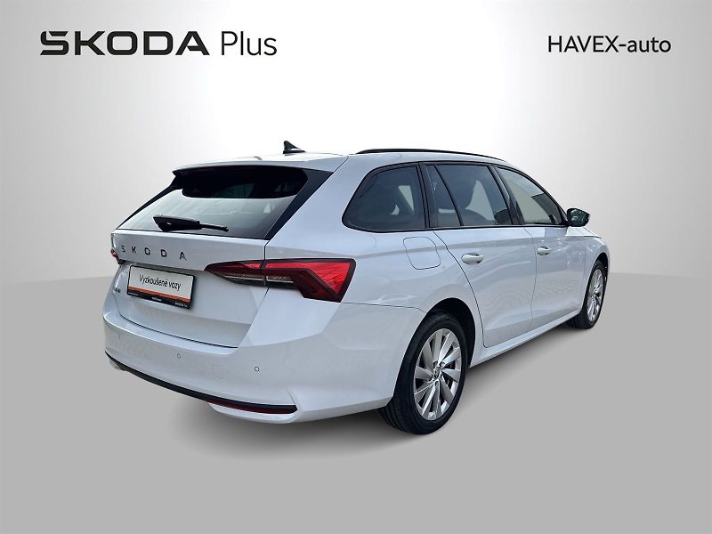Škoda Octavia (2024) Combi 2.0 TDI Selection - fotka 2 z 32
