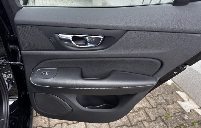 Volvo S60 B4 FWD // 1. maj // +kola - fotka 22 z 41