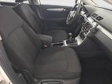 Volkswagen Passat (2011) 2.0 TDI, Navi, Vyhř. sedaček - náhled 9