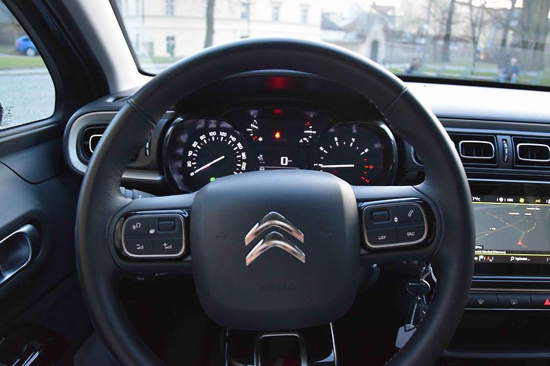 Citroën C3 (2023) 1.2 PureTech 81kWS&S Shine - fotka 22 z 26