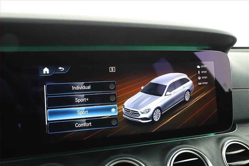 Mercedes-Benz Třídy E (2021) E 450 4MATIC - fotka 12 z 21