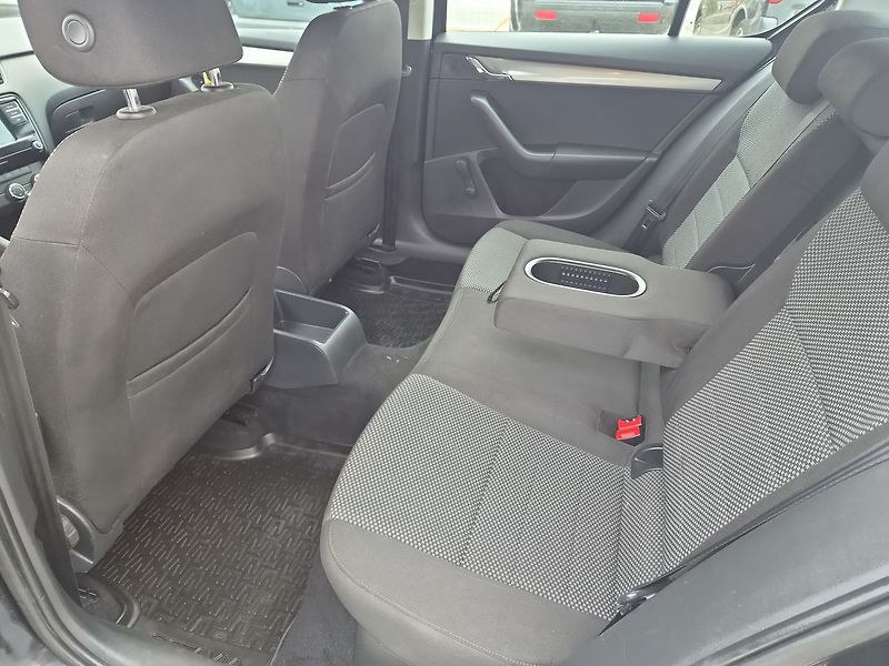 Škoda Octavia 1,4 - fotka 13 z 14