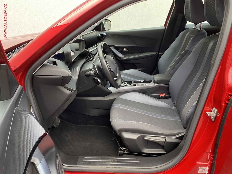 Peugeot 2008 (2020) 1.5 HDi, Allure, AT - fotka 9 z 18