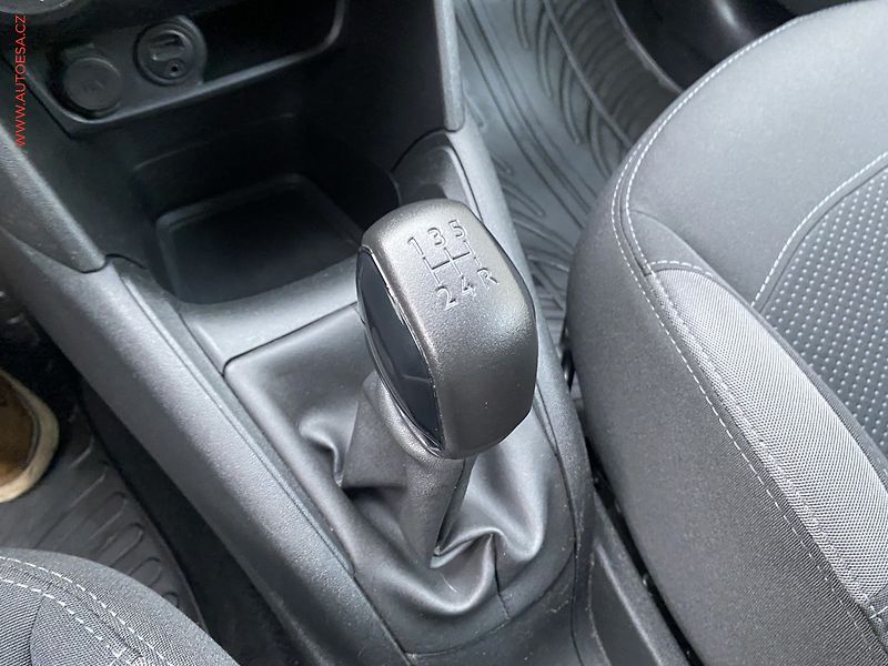 Peugeot 208 (2013) 1.2i, ČR, Active, +kola - fotka 14 z 14