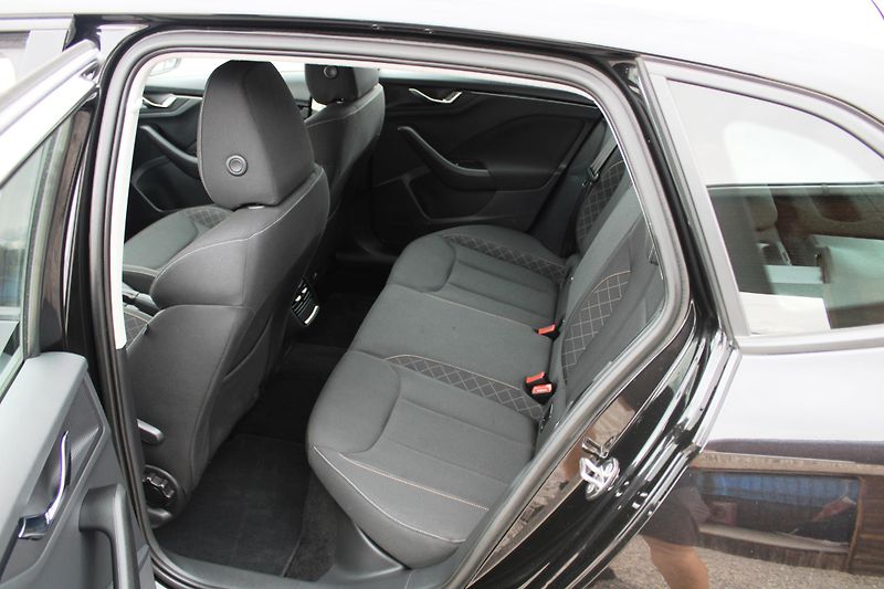 Škoda Scala (2020) 1,0TSI KLIMA LED TEMPOMAT ALU - fotka 10 z 16