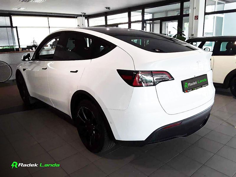 Tesla Model Y (2022) AWD – AMD Ryzen, 4x4 - fotka 3 z 10
