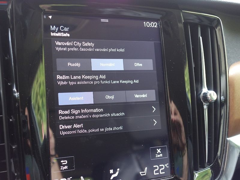 Volvo V90 (2017) 2.0D4 140kW INSCRIPTION -1.MAJ - fotka 17 z 47