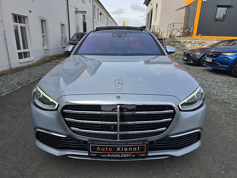 Mercedes-Benz Třídy S S500 4Matic L - fotka 3 z 37