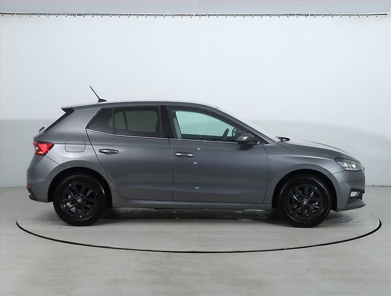 Škoda Fabia (2024) Top Selection 1.0 TSI - fotka 6 z 19