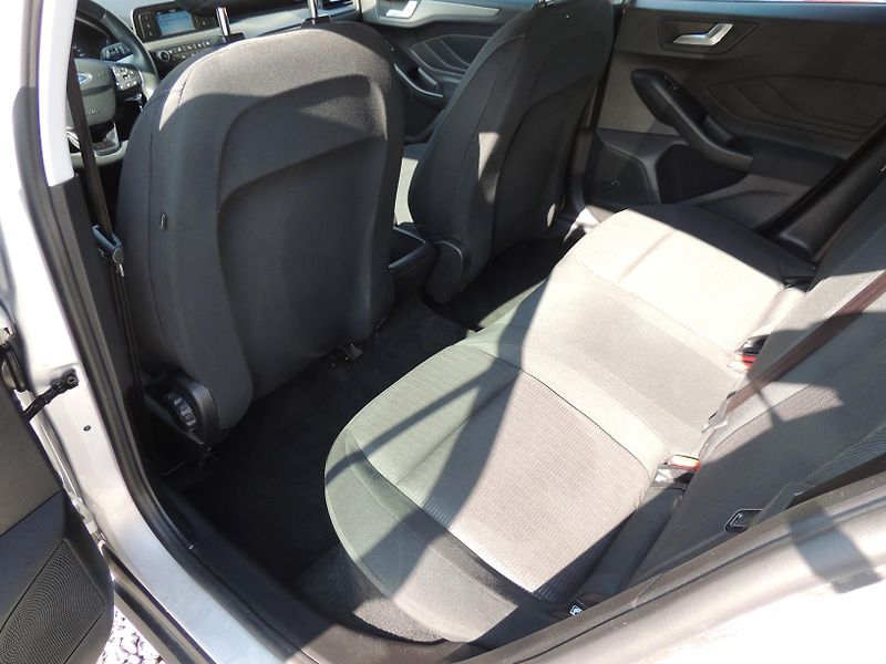 Ford Focus (2019) 1.0i,92kw,Trend,ČR,1maj. - fotka 38 z 50