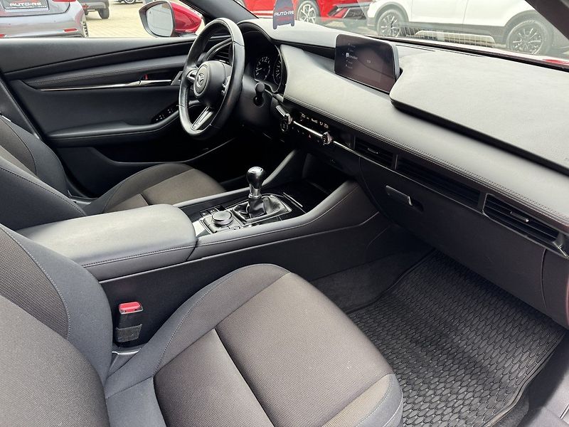Mazda 3 (2019) 2.0i G-122 Ad.LED Bose Kamera - fotka 17 z 49