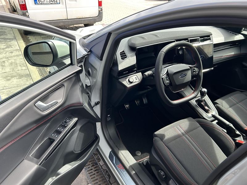 Ford Puma 1.0 Hybrid (mHEV) 92kW ST-Line - fotka 15 z 35