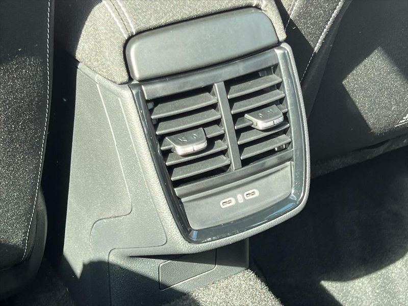 Škoda Kamiq 1,5 TSi 110 kW 7DSG MONTE CARL - fotka 21 z 30