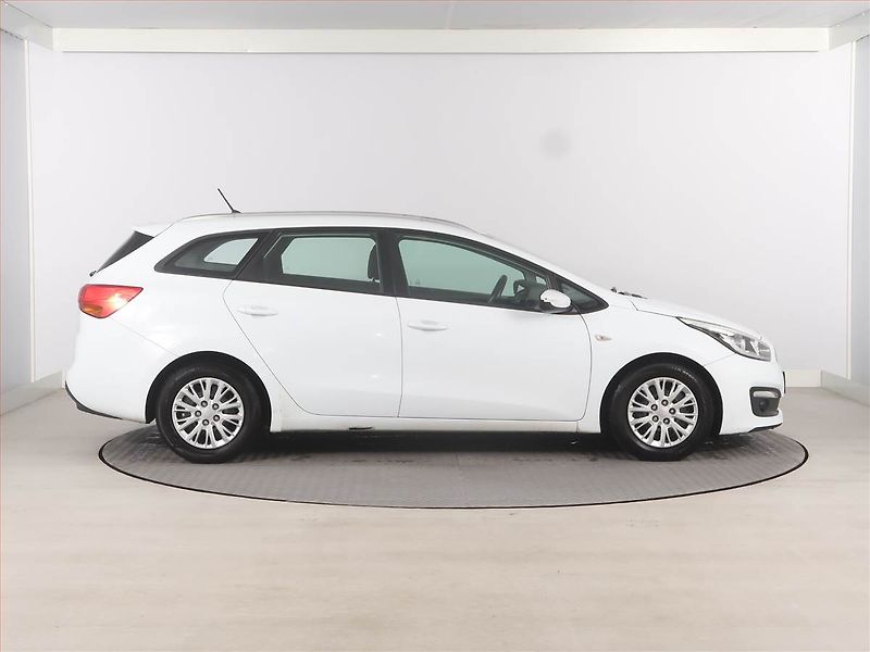 Kia Ceed (2016) 1.6 CRDi - fotka 6 z 15