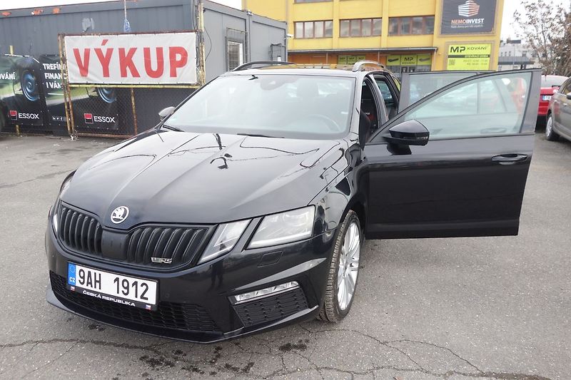 Škoda Octavia 2,0TDi 135kW RS DSG!! PANO!! - fotka 15 z 34