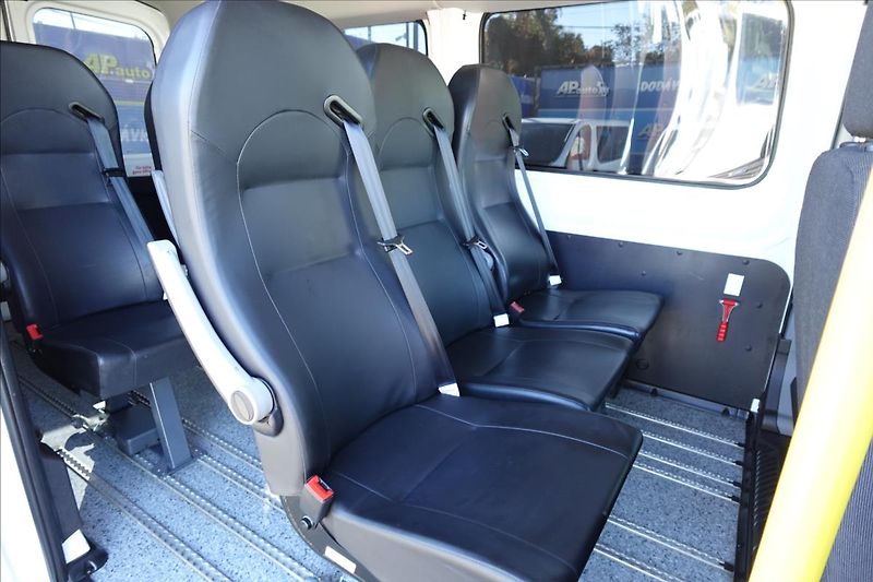 Ford Transit 2,0 TDCI  L3H2 8MÍST BUS KLIMA - fotka 13 z 31