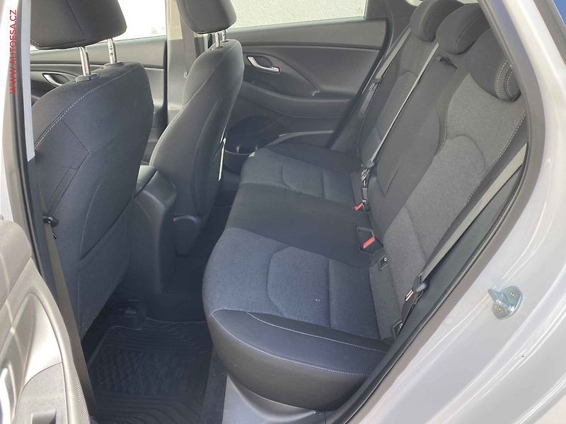 Hyundai i30 (2022) 1.6 CRDi, ČR, AT, LED - fotka 10 z 18