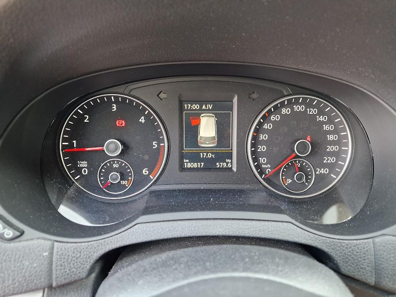 Volkswagen Sharan 2,0TDI 4MOTION 7MÍST WEBASTO  - fotka 17 z 24