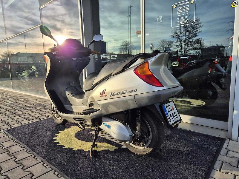 Honda FES 150 Pantheon (2000) - fotka 6 z 18