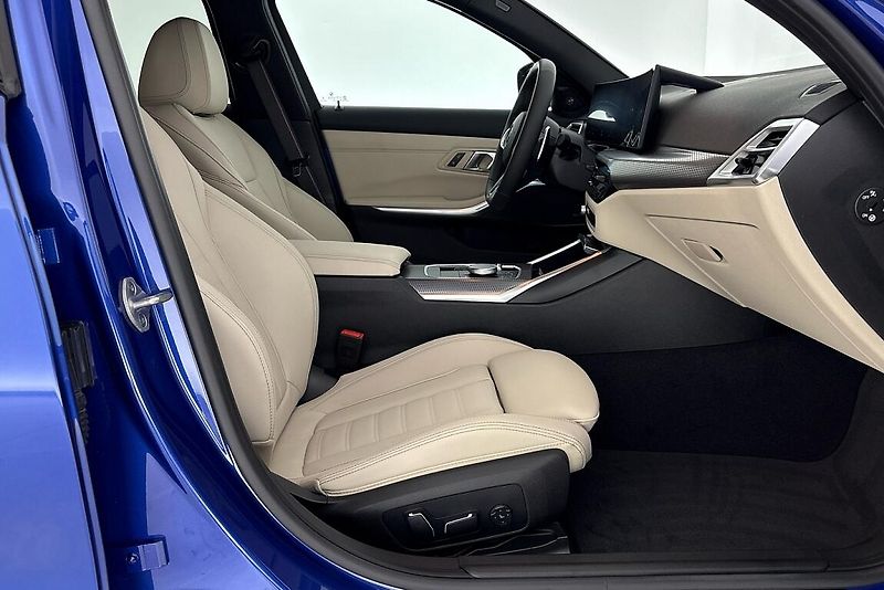 BMW Řada 3 330e xDrive - fotka 13 z 26