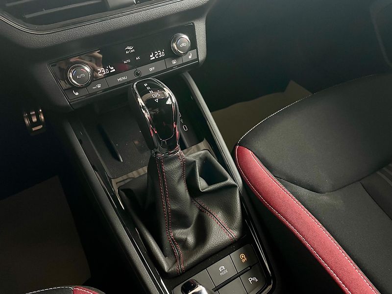 Škoda Kamiq (2022) 1,0TSI 81kW MonteCarlo AT - fotka 18 z 25