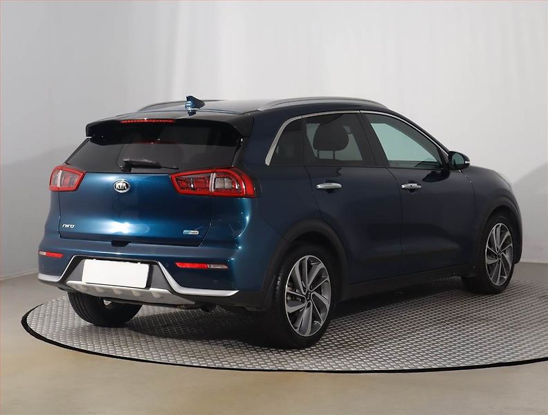 Kia Niro (2017) Hybrid, Automat, Serv.kniha - fotka 5 z 17