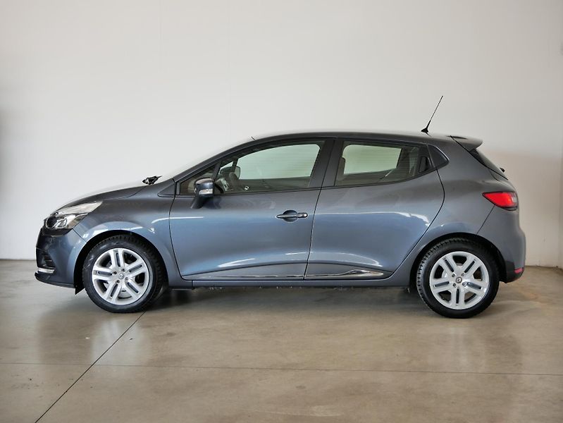Renault Clio - fotka 3 z 24