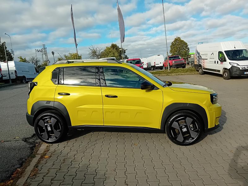 Fiat Grande Panda Electric (2026) 44kWh 113k LaPrima 8 ZÁRUKY - fotka 4 z 20
