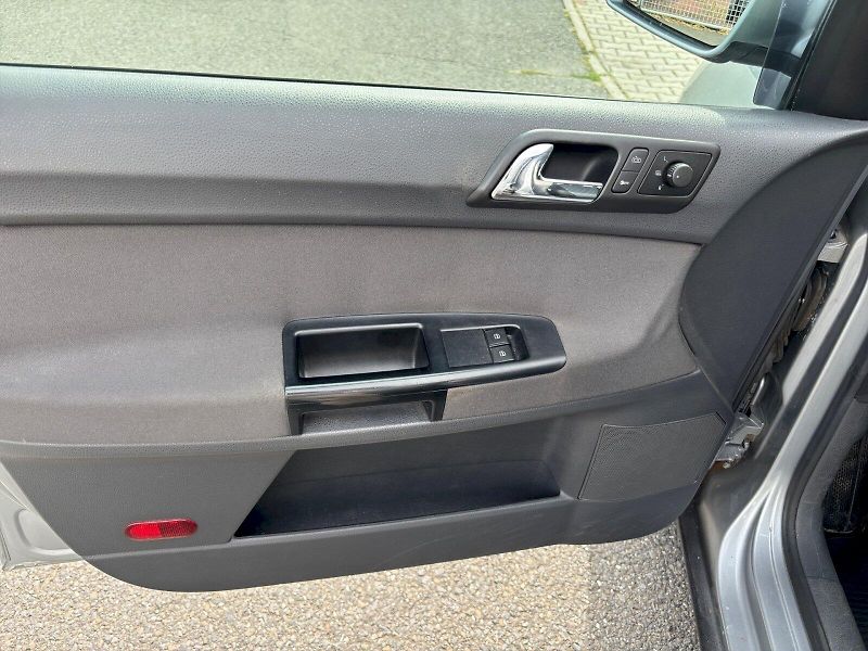 Volkswagen Polo (2008) A04 COMFO 44 2V M5F - fotka 18 z 27