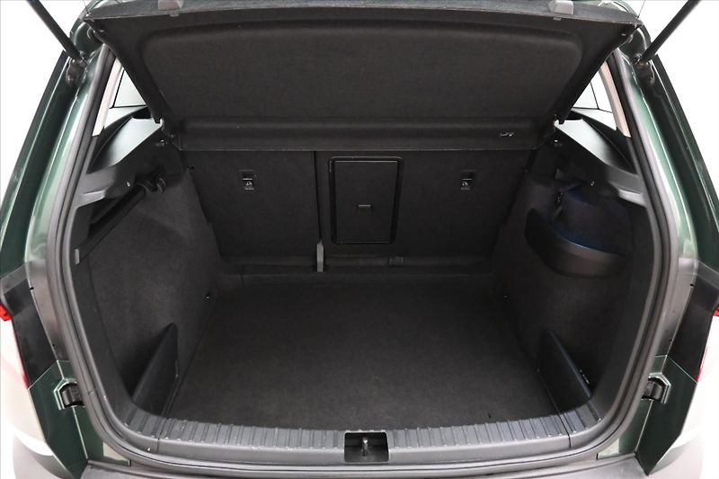 Škoda Karoq 1,5 TSI 110 kW STYLE Tažné Zár - fotka 10 z 31