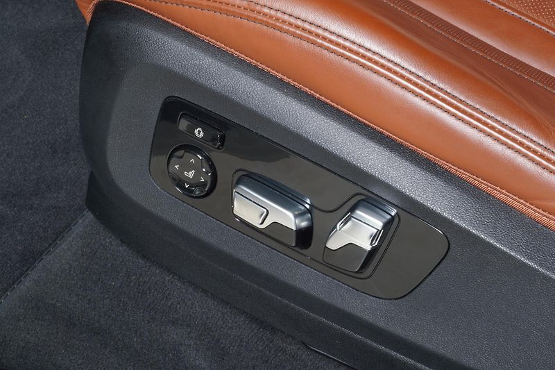 BMW X7 Xdrive40d,Mpaket,ČR,DPH,Tažné - fotka 21 z 44
