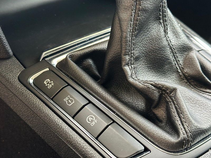 Škoda Superb (2014) 2.0TDi PRAVIDELNÝ SERVIS - fotka 16 z 19