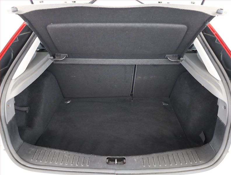 Ford Focus (2010) 1.6 16V, Automat, po STK - fotka 14 z 14