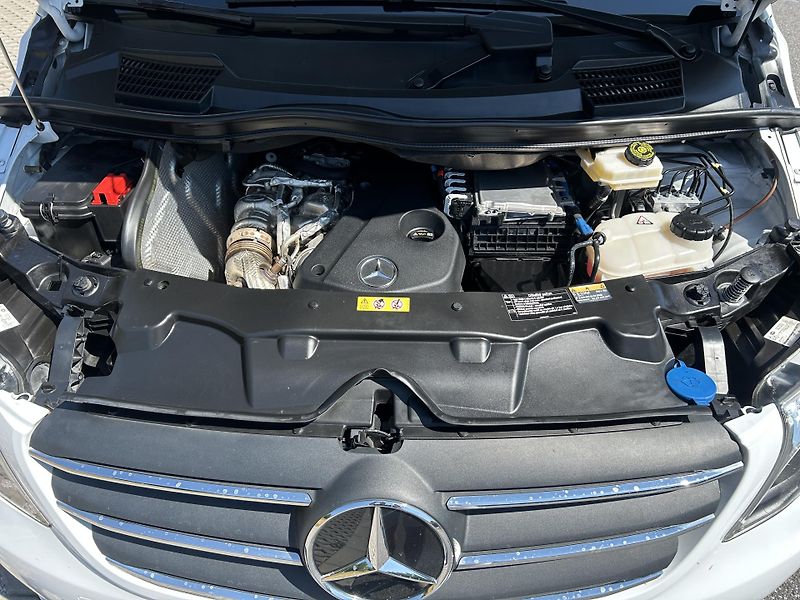 Mercedes-Benz Vito (2023) Tourer 119 4x4 - fotka 12 z 13