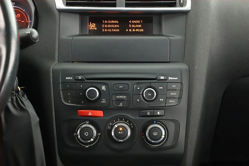 Citroën C4 (2013) 1.6 HDi, ČR,1.maj, po STK - fotka 9 z 12
