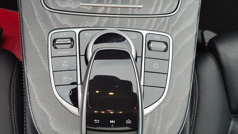 Mercedes-Benz CLS 2,9 400d AMG Line 4MATIC ČR360 - fotka 14 z 26