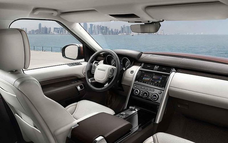 Land Rover Discovery.