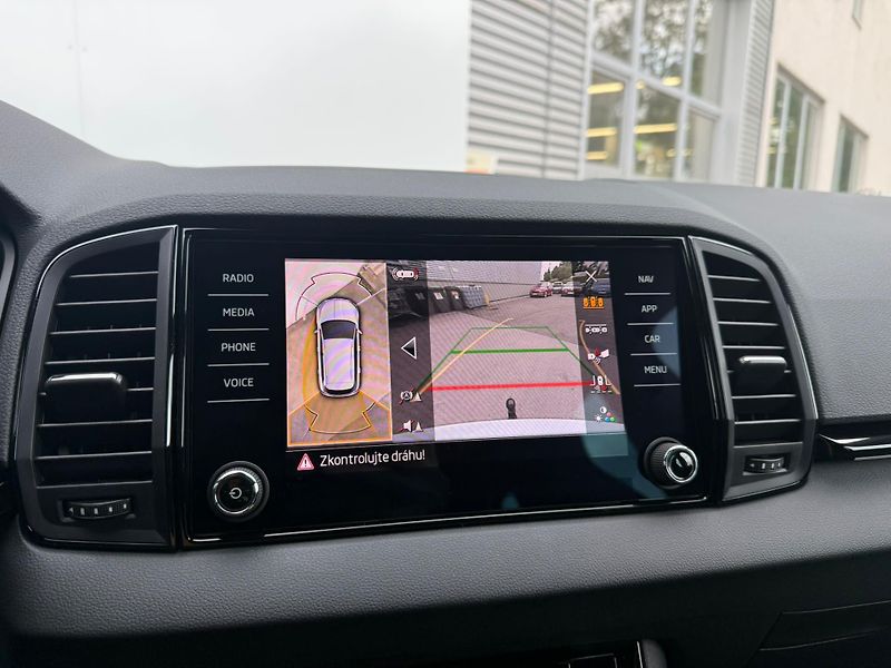 Škoda Karoq Sportline 1,5 TSI 110 kW DSG - fotka 15 z 25