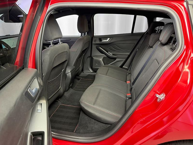 Ford Focus 1.0 ECOBOOST A/T ST-LINE X, AC - fotka 11 z 24