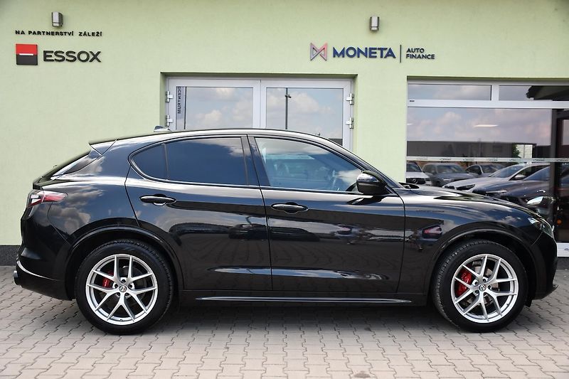 Alfa Romeo Stelvio 2.2 JTDm Competizione Q4 - fotka 12 z 40